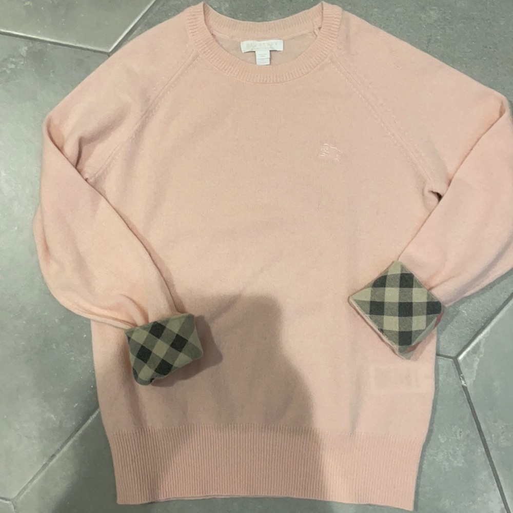 Light pink Burberry sweater